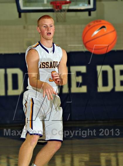 Thumbnail 3 in Sunnyslope vs. Issaquah (MaxPreps Holiday Classic) photogallery.