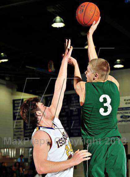 Thumbnail 1 in Sunnyslope vs. Issaquah (MaxPreps Holiday Classic) photogallery.
