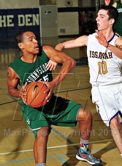 Thumbnail 3 in Sunnyslope vs. Issaquah (MaxPreps Holiday Classic) photogallery.