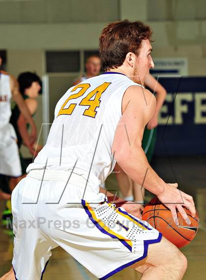 Thumbnail 2 in Sunnyslope vs. Issaquah (MaxPreps Holiday Classic) photogallery.