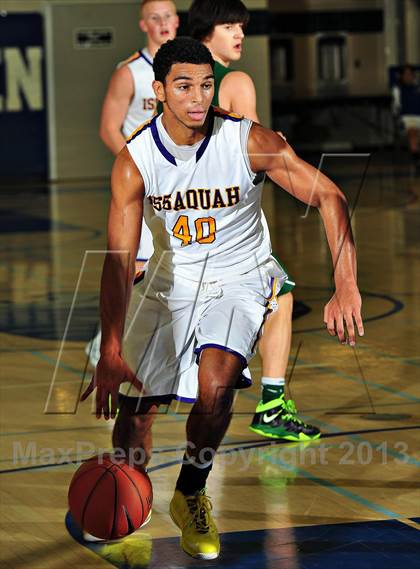 Thumbnail 3 in Sunnyslope vs. Issaquah (MaxPreps Holiday Classic) photogallery.