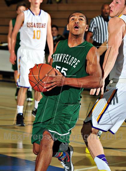 Thumbnail 3 in Sunnyslope vs. Issaquah (MaxPreps Holiday Classic) photogallery.