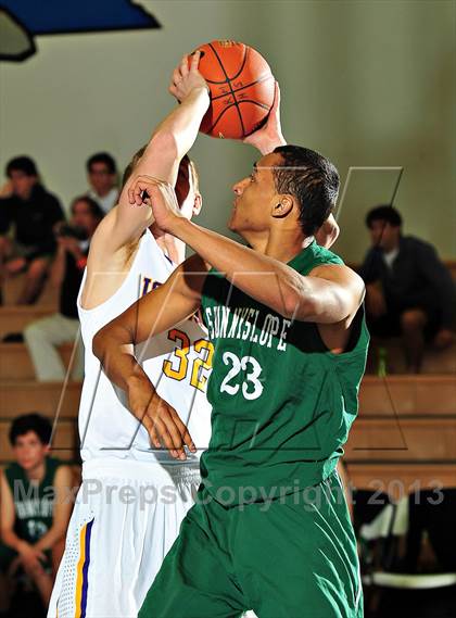 Thumbnail 1 in Sunnyslope vs. Issaquah (MaxPreps Holiday Classic) photogallery.