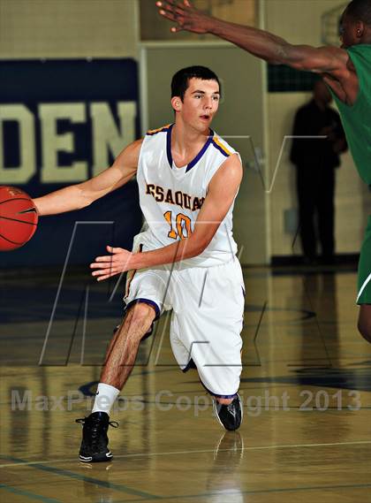 Thumbnail 1 in Sunnyslope vs. Issaquah (MaxPreps Holiday Classic) photogallery.