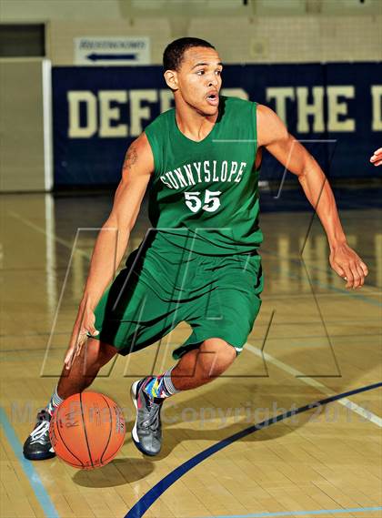 Thumbnail 3 in Sunnyslope vs. Issaquah (MaxPreps Holiday Classic) photogallery.