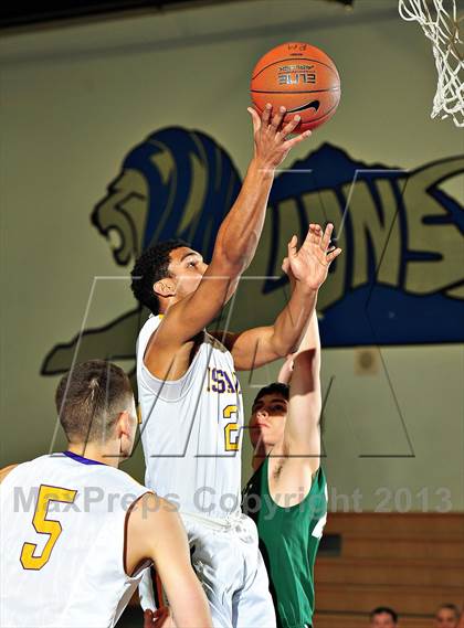 Thumbnail 1 in Sunnyslope vs. Issaquah (MaxPreps Holiday Classic) photogallery.
