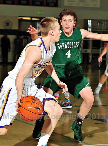 Thumbnail 3 in Sunnyslope vs. Issaquah (MaxPreps Holiday Classic) photogallery.