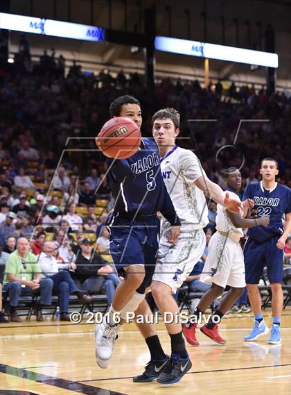 Thumbnail 3 in Longmont vs. Valor Christian (CHSAA 4A Semifinal) photogallery.