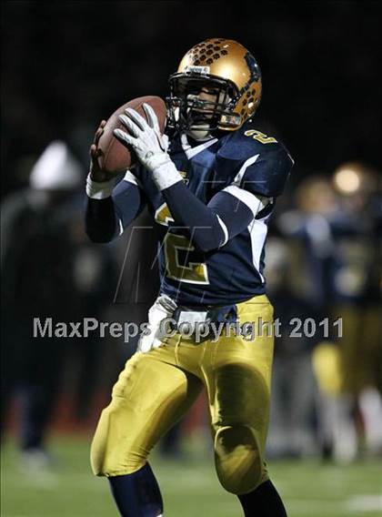 Thumbnail 3 in Sweet Home vs. Aquinas (NYSPHSAA Class A Quarterfinal) photogallery.