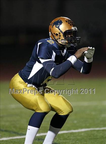 Thumbnail 1 in Sweet Home vs. Aquinas (NYSPHSAA Class A Quarterfinal) photogallery.