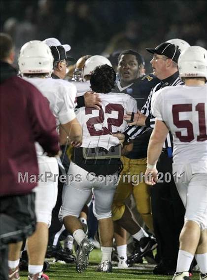 Thumbnail 3 in Sweet Home vs. Aquinas (NYSPHSAA Class A Quarterfinal) photogallery.