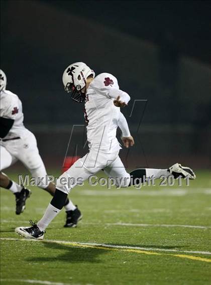 Thumbnail 3 in Sweet Home vs. Aquinas (NYSPHSAA Class A Quarterfinal) photogallery.