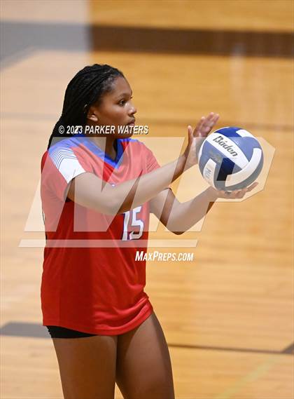 Thumbnail 1 in Metairie Park Country Day @ Mount Carmel Academy (JV) photogallery.