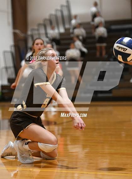 Thumbnail 2 in Metairie Park Country Day @ Mount Carmel Academy (JV) photogallery.