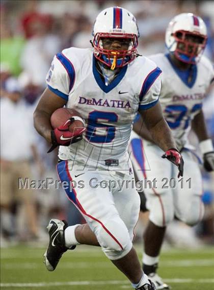 Thumbnail 3 in DeMatha vs. Loyola Blakefield (I-95 Kickoff Classic) photogallery.