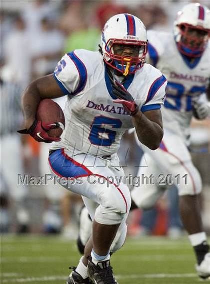 Thumbnail 2 in DeMatha vs. Loyola Blakefield (I-95 Kickoff Classic) photogallery.