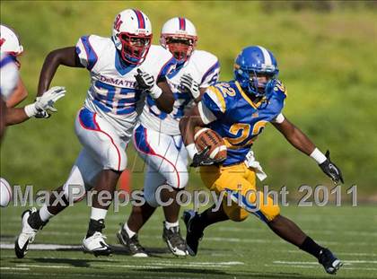 Thumbnail 1 in DeMatha vs. Loyola Blakefield (I-95 Kickoff Classic) photogallery.