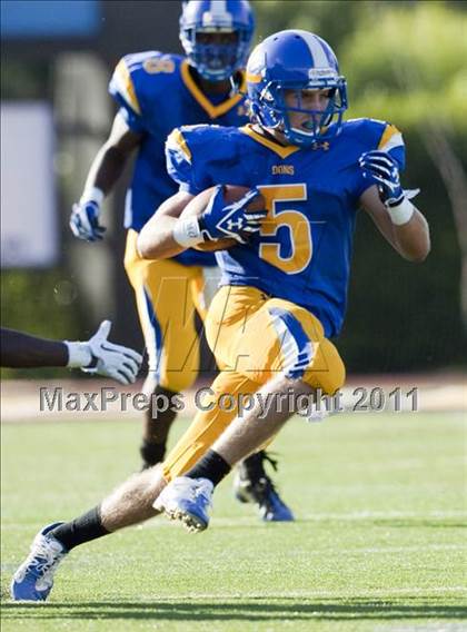 Thumbnail 3 in DeMatha vs. Loyola Blakefield (I-95 Kickoff Classic) photogallery.