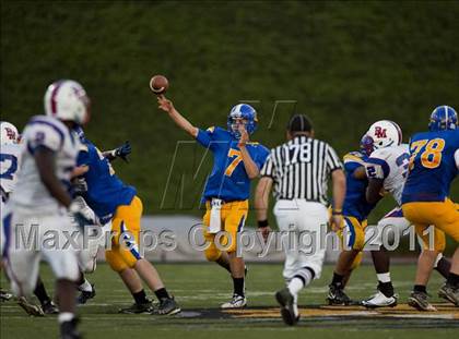 Thumbnail 3 in DeMatha vs. Loyola Blakefield (I-95 Kickoff Classic) photogallery.