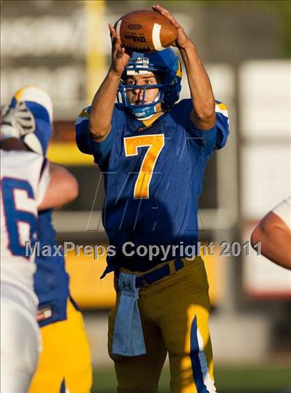Thumbnail 1 in DeMatha vs. Loyola Blakefield (I-95 Kickoff Classic) photogallery.