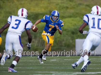 Thumbnail 1 in DeMatha vs. Loyola Blakefield (I-95 Kickoff Classic) photogallery.