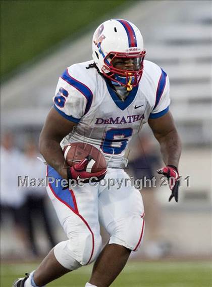 Thumbnail 1 in DeMatha vs. Loyola Blakefield (I-95 Kickoff Classic) photogallery.