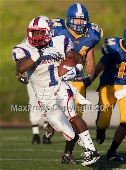 Thumbnail 2 in DeMatha vs. Loyola Blakefield (I-95 Kickoff Classic) photogallery.