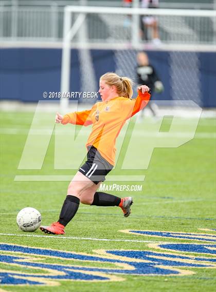Thumbnail 3 in St James Academy vs. Waynesville (Helias Invitational) photogallery.