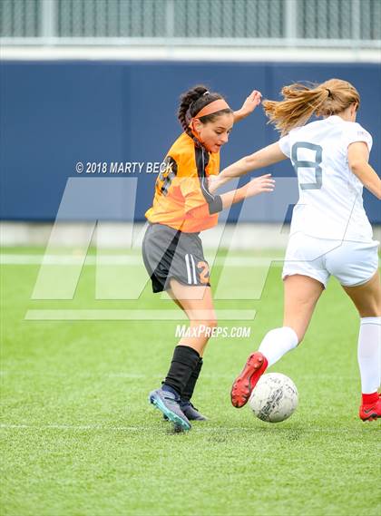 Thumbnail 1 in St James Academy vs. Waynesville (Helias Invitational) photogallery.