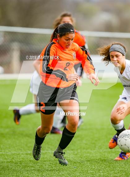 Thumbnail 3 in St James Academy vs. Waynesville (Helias Invitational) photogallery.