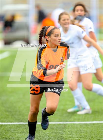 Thumbnail 2 in St James Academy vs. Waynesville (Helias Invitational) photogallery.