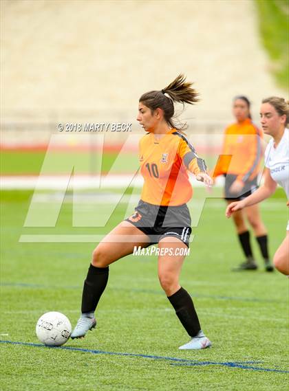 Thumbnail 2 in St James Academy vs. Waynesville (Helias Invitational) photogallery.