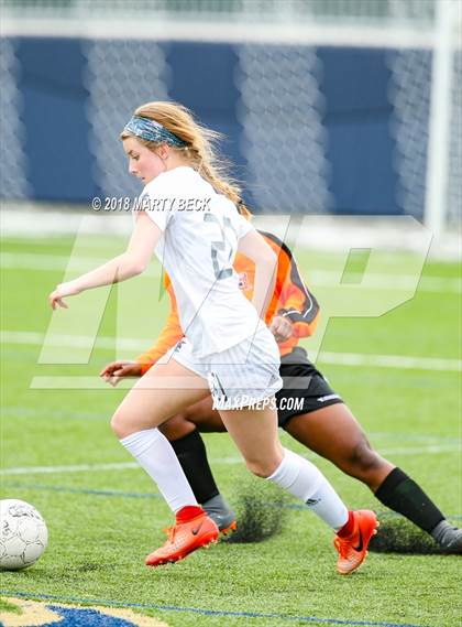 Thumbnail 2 in St James Academy vs. Waynesville (Helias Invitational) photogallery.