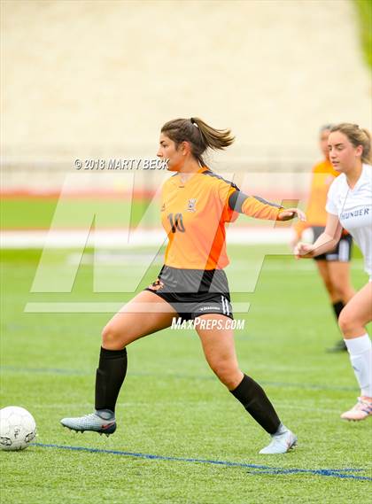 Thumbnail 3 in St James Academy vs. Waynesville (Helias Invitational) photogallery.