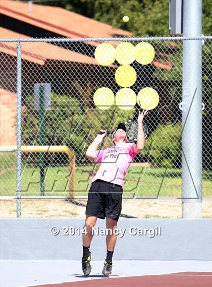 Thumbnail 1 in Holmes @ Uvalde photogallery.