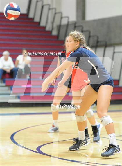 Thumbnail 3 in Tesoro vs. Foothill (OC Varsity Classic) photogallery.