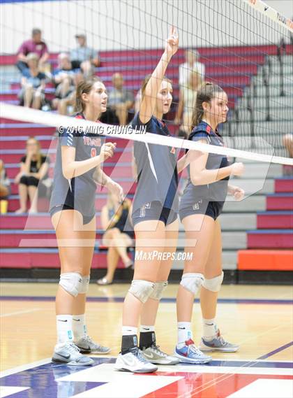 Thumbnail 3 in Tesoro vs. Foothill (OC Varsity Classic) photogallery.