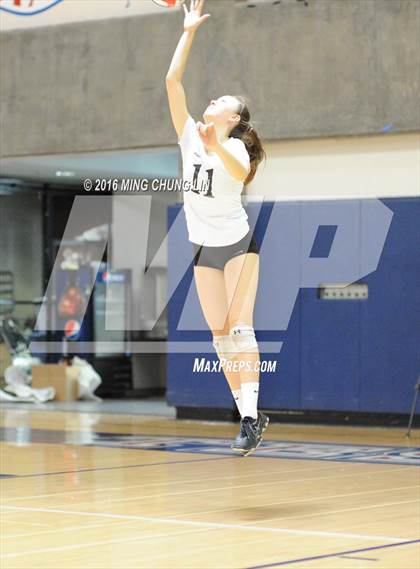 Thumbnail 2 in Tesoro vs. Foothill (OC Varsity Classic) photogallery.
