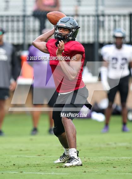 Thumbnail 3 in Cane Ridge vs Ensworth (scrimmage) photogallery.