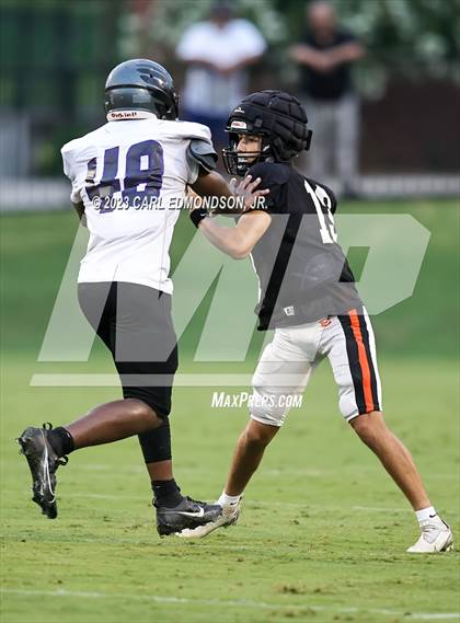 Thumbnail 2 in Cane Ridge vs Ensworth (scrimmage) photogallery.