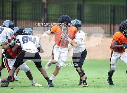 Thumbnail 1 in Cane Ridge vs Ensworth (scrimmage) photogallery.