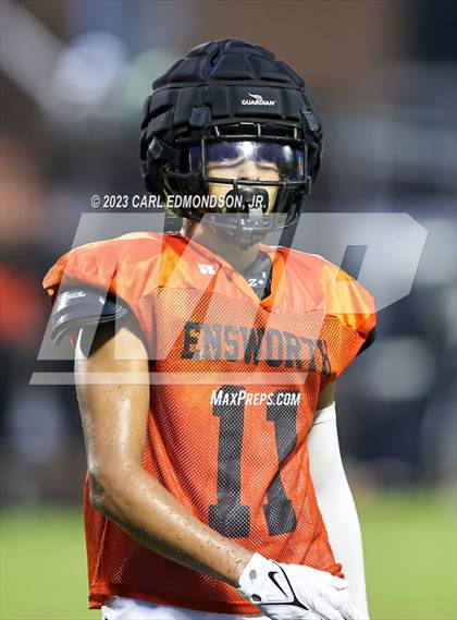 Thumbnail 2 in Cane Ridge vs Ensworth (scrimmage) photogallery.