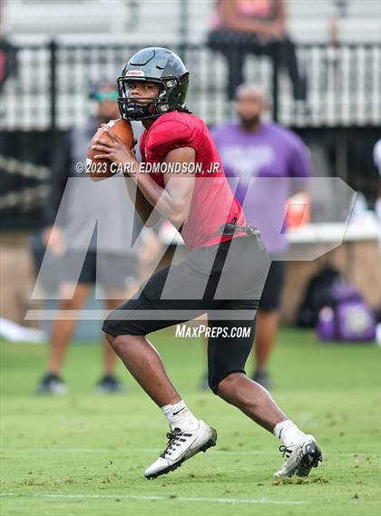 Thumbnail 2 in Cane Ridge vs Ensworth (scrimmage) photogallery.