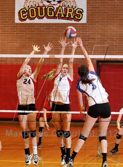 Thumbnail 3 in Foothill @ Carondelet photogallery.