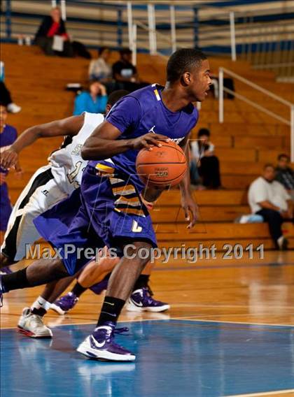 Thumbnail 2 in Cathedral vs. St. Anthony's (Catholic School Showcase) photogallery.