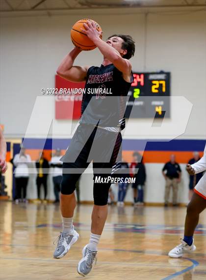 Thumbnail 2 in Chilton County vs Maplesville (Chilton County Tournament) photogallery.