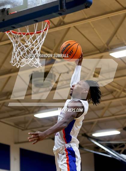 Thumbnail 2 in Chilton County vs Maplesville (Chilton County Tournament) photogallery.