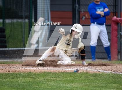 Thumbnail 1 in Tipton vs. Lapel Class 2A Sectional 39 Final photogallery.