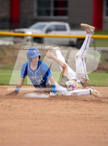 Thumbnail 3 in Tipton vs. Lapel Class 2A Sectional 39 Final photogallery.
