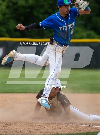 Thumbnail 3 in Tipton vs. Lapel Class 2A Sectional 39 Final photogallery.